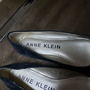 Ladies shoes